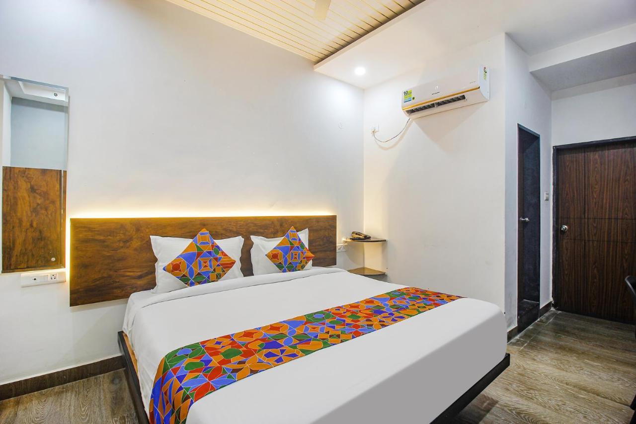Fabhotel W Grand Suites - Nr Lanco Hills, Manikonda Hyderabad Exterior foto